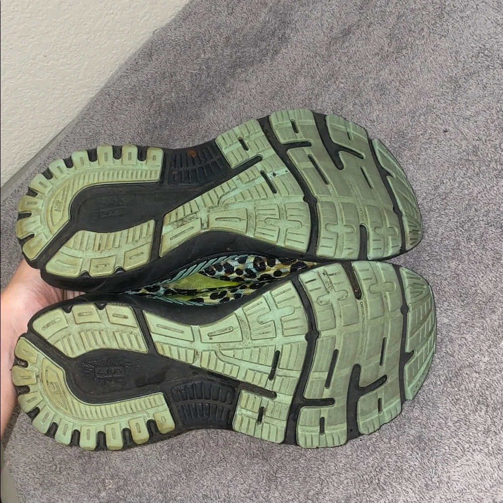 🪿 Brooks Adrenaline GTS 21 running shoes 'Run Wild' leopard print! - Picture 6 of 7